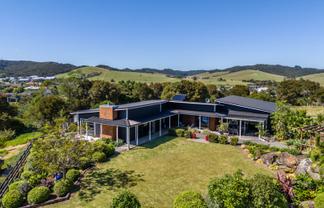 65 Jameson Esplanade, Paihia