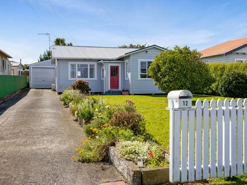12 Burns Street, Hawera