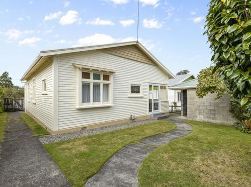 23 Paynters Avenue, Strandon