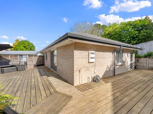 5B Nielsen Place, Massey