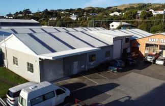 Warehouse plus offices - Mint condition!