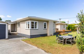 11 Argyle Street, Waipu