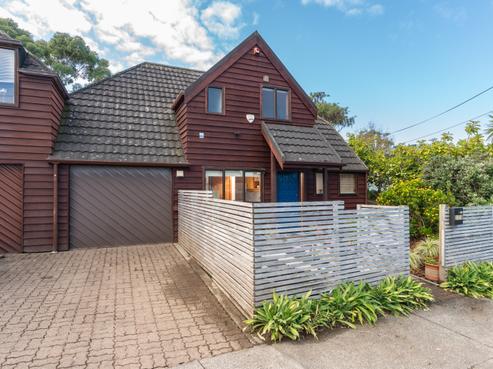 2/10 Paeroa Street, Newtown