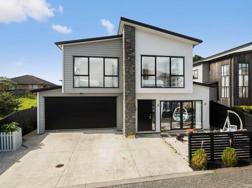 11 Merv Clarke Lane, Massey
