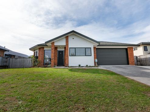 108 Ayrshire Drive, Grandview Heights