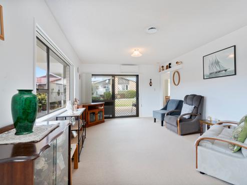 2/9 Annette Avenue, Te Atatu South