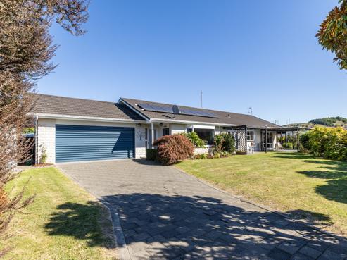 11 Hyatt Grove, Greenmeadows