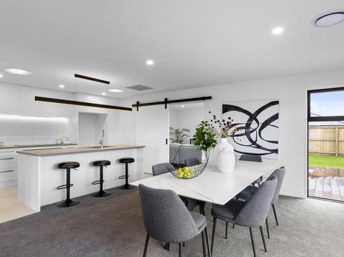 60 Halpin Drive, Lincoln