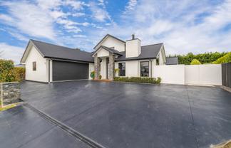 27 Carnaveron Drive, Lincoln