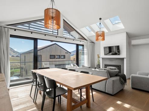 2 Eichardt Place, Jacks Point
