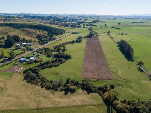20 Bell Road West, Halcombe
