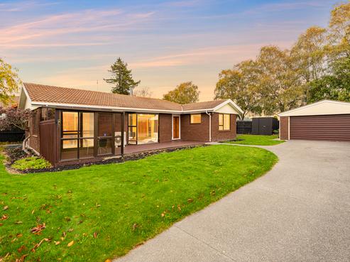 31 Solomon Avenue, Redwood