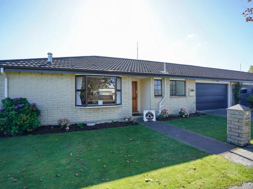 92 Newcastle Street, Windsor