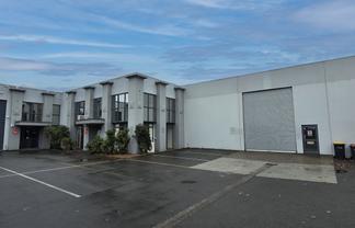 Modern warehouse and office combination