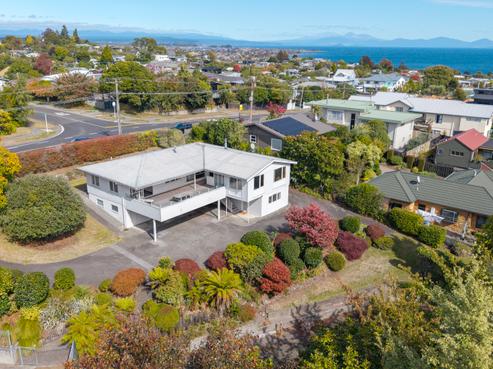 74 Taharepa Road, Hilltop