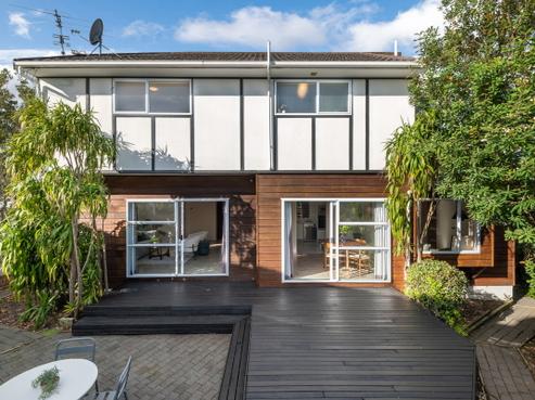 2/5 Stanley Avenue, Milford