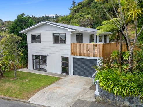 8 Bogle Grove, Stokes Valley