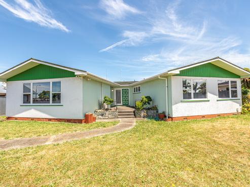7 Lindsey Crescent, Springvale