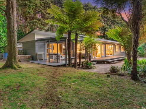 11 Scenic Drive, Hillpark