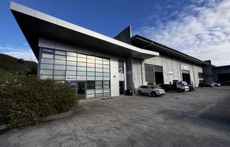 Modern Warehouse & Office Space