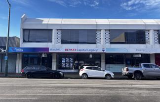 Tidy ground floor office!