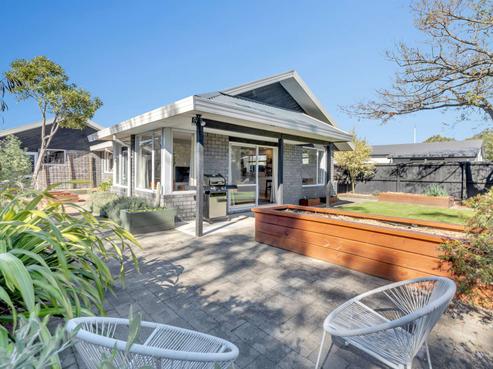 39B Bassett Street, Burwood
