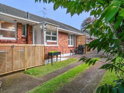65B Buckley Road, Epsom