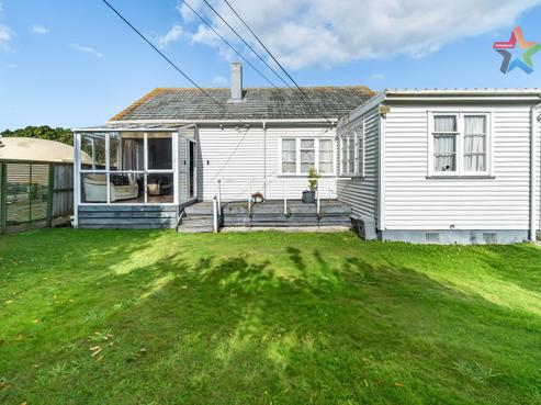 38 Hall Crescent, Epuni