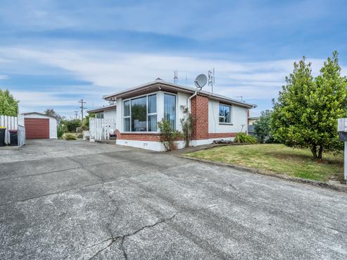 18 Dunbeath Crescent, Kew