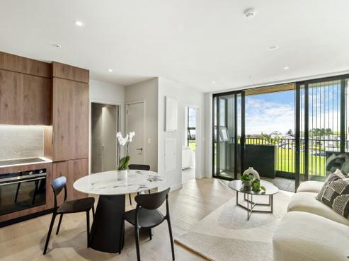 302/84C Te Oneroa Way, Long Bay