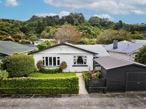 13 Williams Grove, Melling
