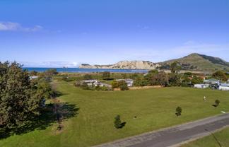 1 Adventure Street, Tolaga Bay