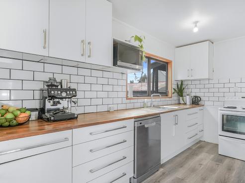 74A Kahikatea Drive, Melville