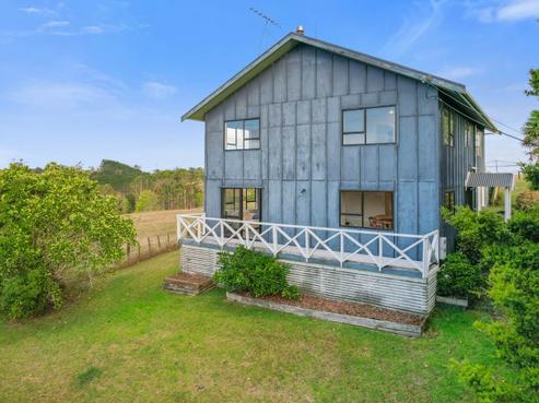 690 Wharehine Road, Wharehine