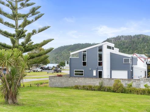 623B Harbour View Road, Whangamata
