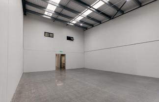  Prime Showroom with Motorway Views