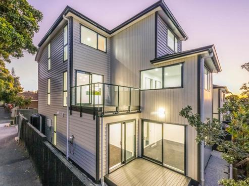 31A Waddell Avenue, Point England