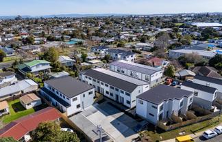 10-12 Clendon Place, Manurewa