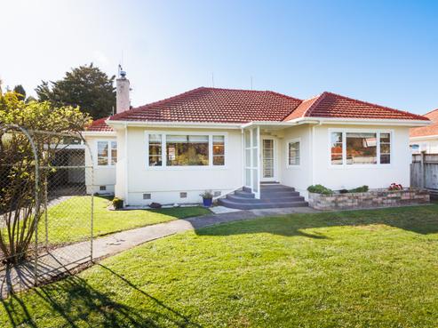 6 Freyberg Street, Roslyn