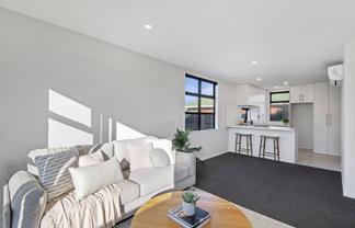 2/68 Barbour Street, Waltham