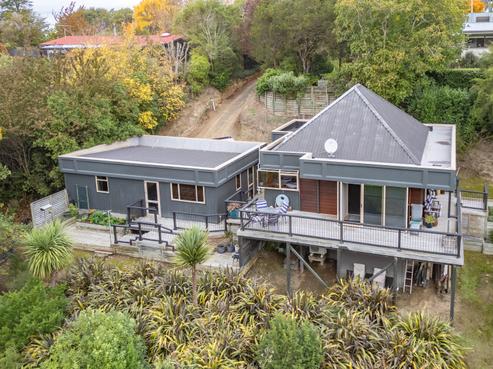 1640 Cust Road, Cust
