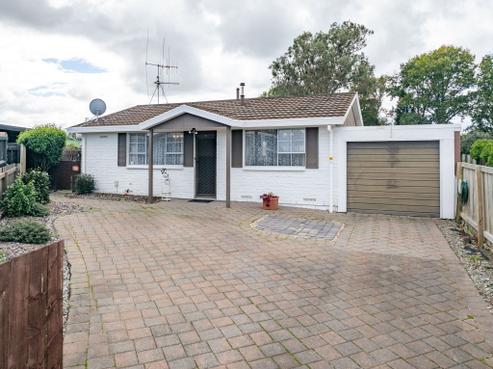 15B Sandalwood Drive, Dinsdale