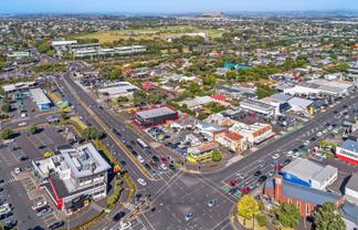 Green Lane East Showroom for lease