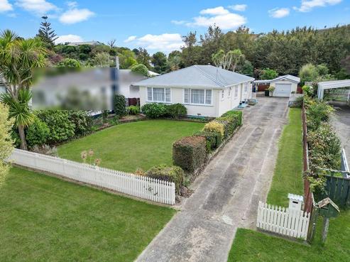 18 Hulke Street, Foxton