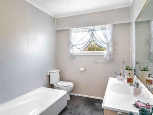 255 Yarrow Street, Richmond