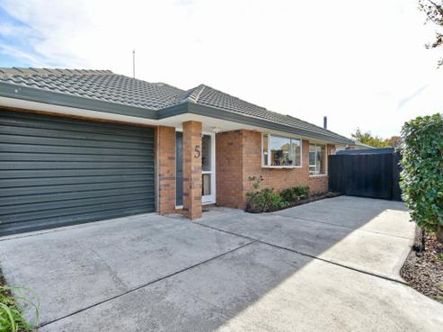 5 Rossiter Avenue, Redwood