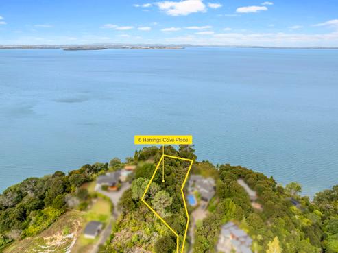 6 Herrings Cove Place, Titirangi
