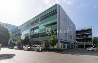 HIGH VISIBILITY ON CARLTON GORE