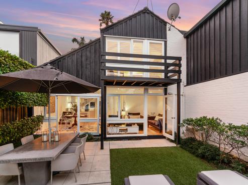 2/4 Logan Terrace, Parnell