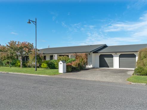 4 Carrington Drive, Carterton